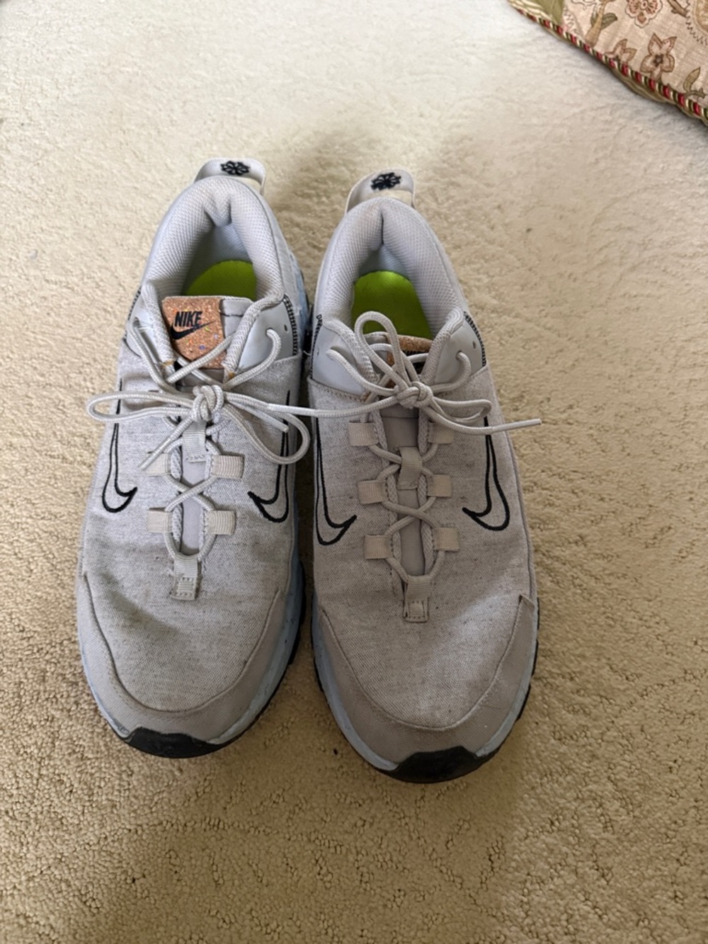 Nike Women’s Light Gray Athletic Sneakers with Black Swoosh